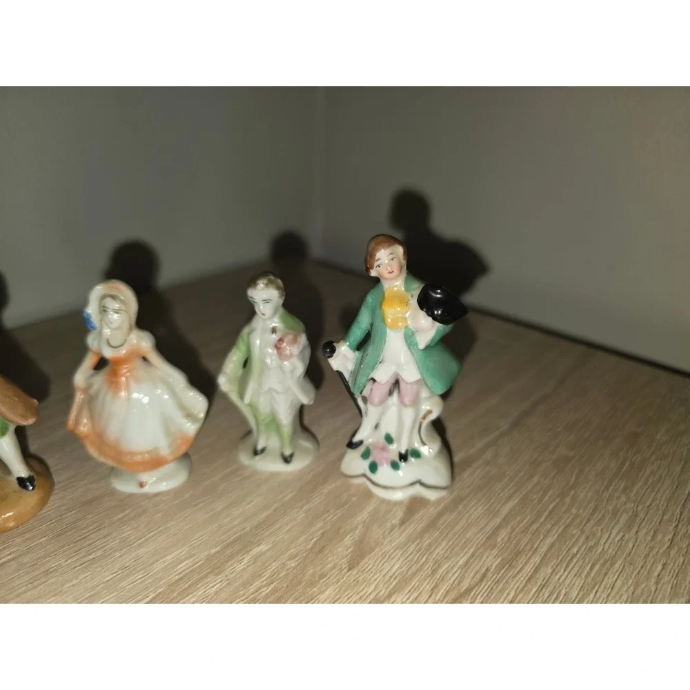 Vintage Miniature Porcelain Colonial Figurines Set of 4 Hand Painted Glazed - Picture 3 of 6